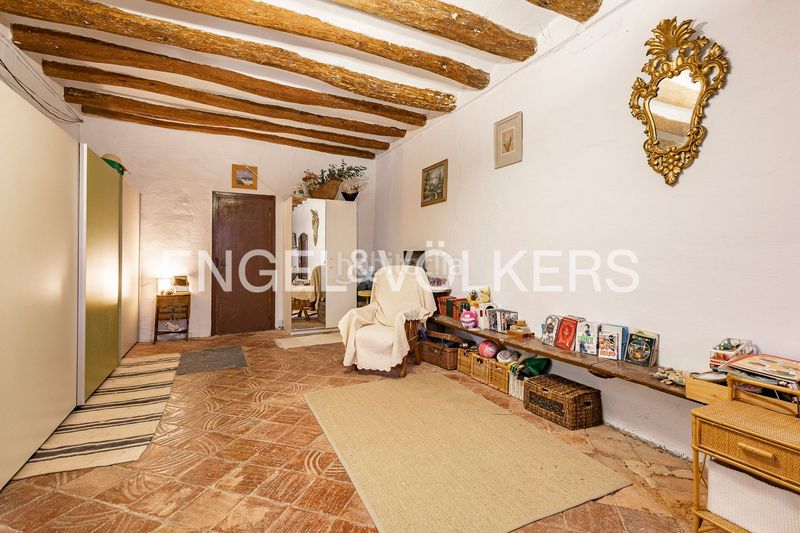 Foto 18fba2d4-c471-46e6-89fa-c82b44217261. Casa amb calefacció aparcament a Corbera de Llobregat
