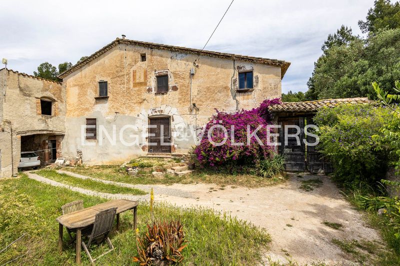 Foto 37d17332-64f7-4282-8f96-f6f63331d492. Casa amb calefacció aparcament a Corbera de Llobregat