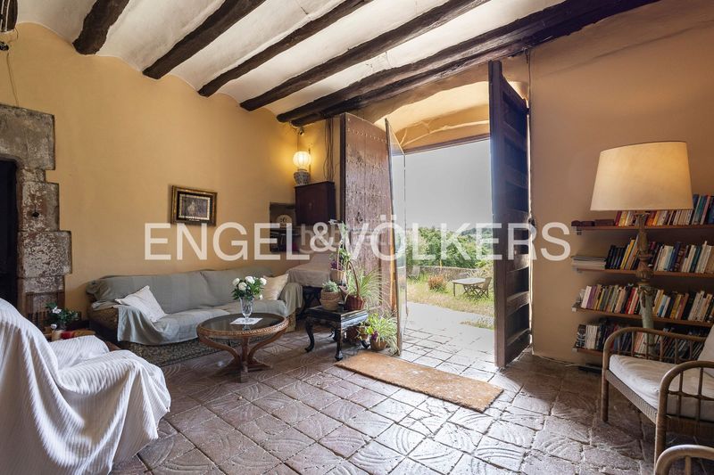 Foto 424978d6-cbca-4592-b0d4-b6fa8c2dfb5d. Casa amb calefacció aparcament a Corbera de Llobregat
