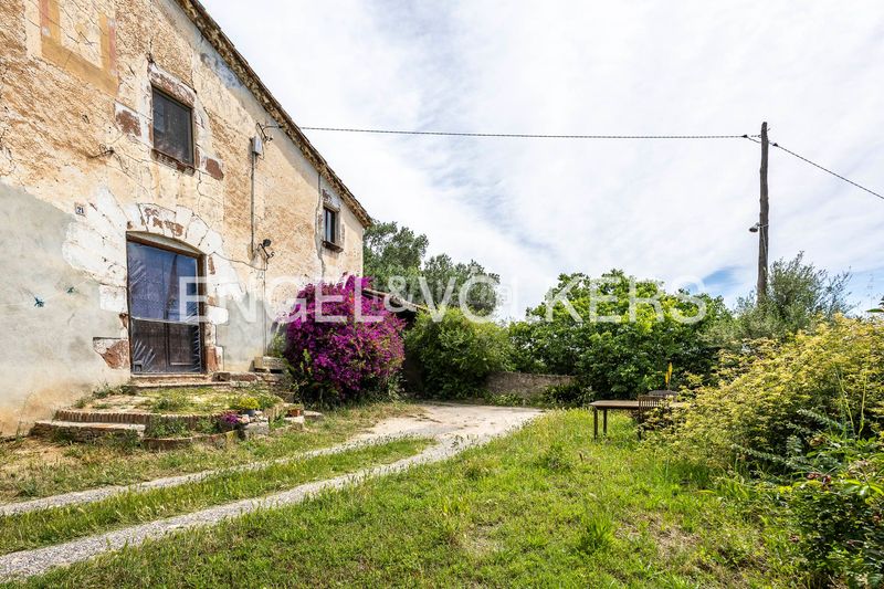 Foto 426baa08-d3aa-4963-a9ff-1c41f9eb3afa. Casa amb calefacció aparcament a Corbera de Llobregat
