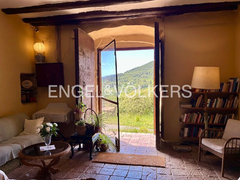 Foto 75da2d3f-98a7-4647-b568-6cd84dab238c. Casa amb calefacció aparcament a Corbera de Llobregat