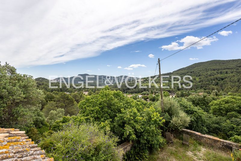 Foto 86b26e32-1c15-4972-adec-e66ee2609d77. Casa amb calefacció aparcament a Corbera de Llobregat