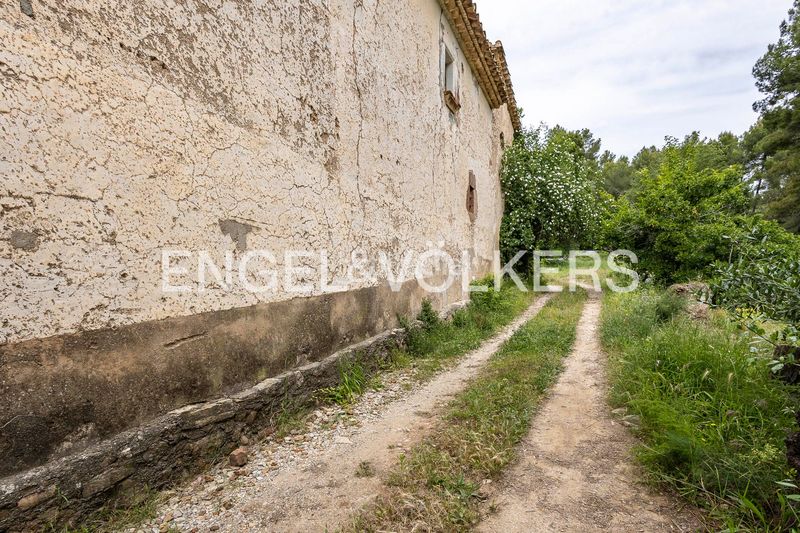 Foto 99a1588b-42f1-44cb-87c0-760442473e98. Casa amb calefacció aparcament a Corbera de Llobregat