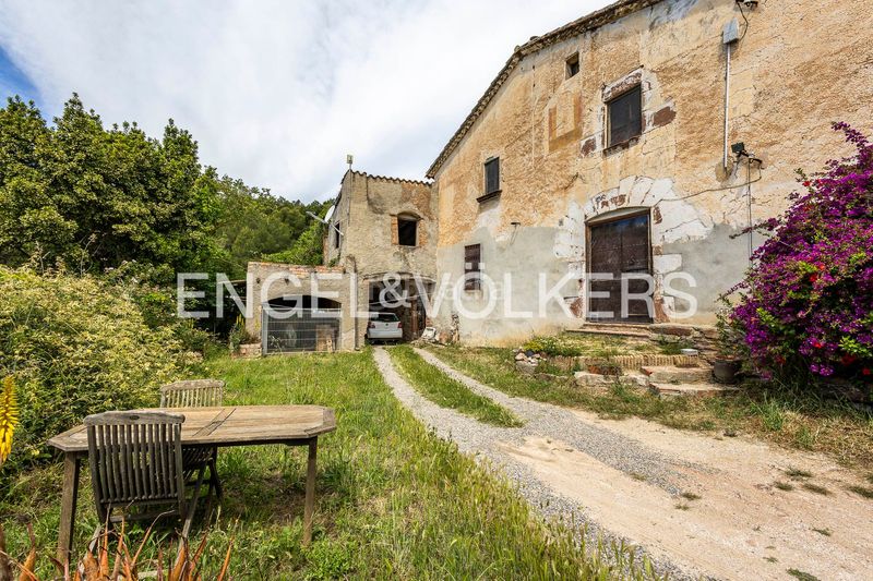 Foto 9df3eb62-d323-4197-9feb-90e0954bdd56. Casa amb calefacció aparcament a Corbera de Llobregat