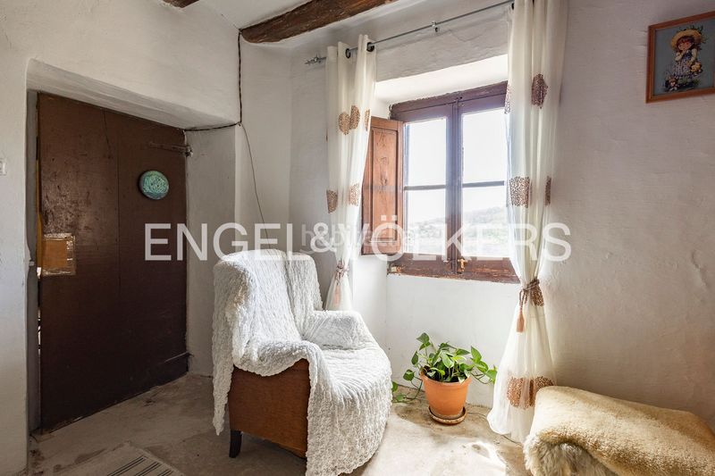 Foto a45d9b16-5ee5-4126-9db3-5f2e5e5a7e6a. Casa amb calefacció aparcament a Corbera de Llobregat