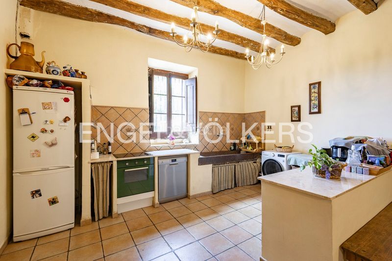 Foto b0272d4d-327e-4084-9c55-508971335d1b. Casa amb calefacció aparcament a Corbera de Llobregat