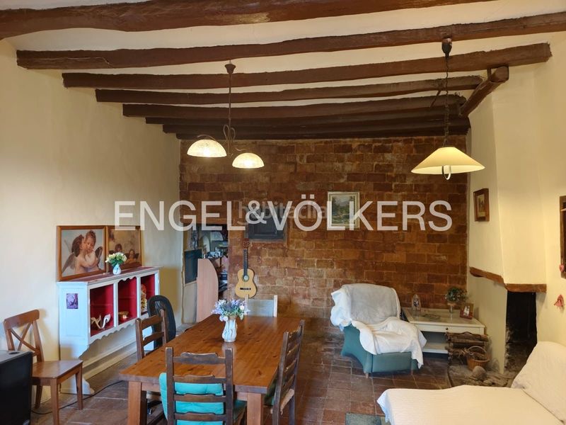 Foto c5c13224-c663-4be5-9e10-34dfa546a001. Casa amb calefacció aparcament a Corbera de Llobregat