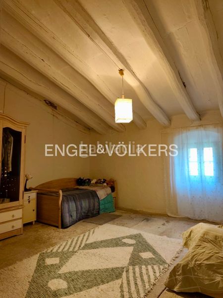 Foto e1458e30-e0ae-479d-8e2c-f3b674c75dc8. Casa amb calefacció aparcament a Corbera de Llobregat