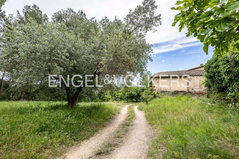 Foto fbf93885-2b4a-4a36-8670-d7ee2e92fe50. Casa amb calefacció aparcament a Corbera de Llobregat