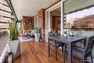 Pis a Fort Pienc. Vivienda amplia y luminosa en la calle nápoles