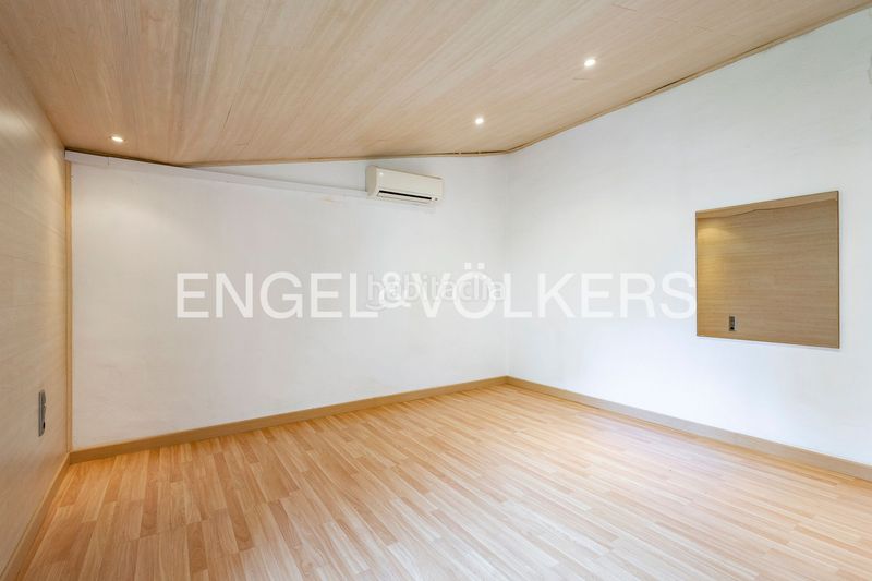 Foto 03cf32b1-e892-42fd-8e71-fd7254d4813b. Casa adossada amb calefacció a Vilapicina - Torre Llobeta Barcelona