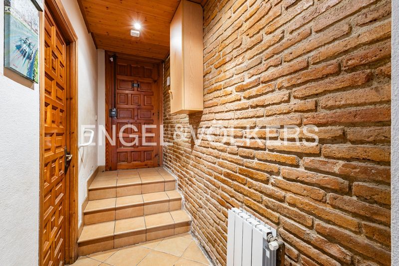 Foto 17aa4b8d-ddb0-4d23-9149-fd6c6d68d719. Casa adossada amb calefacció a Vilapicina - Torre Llobeta Barcelona