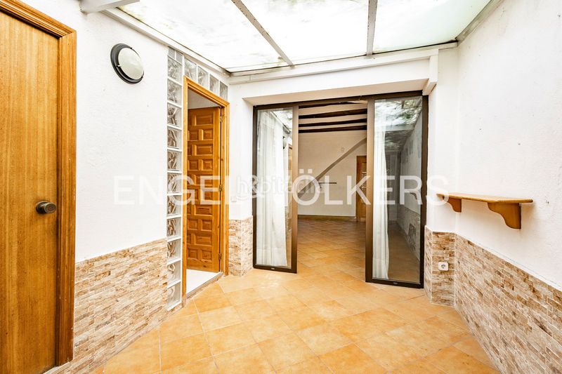 Foto 48ab9de5-b4b6-4d36-8170-8e24f6c5311e. Casa adossada amb calefacció a Vilapicina - Torre Llobeta Barcelona