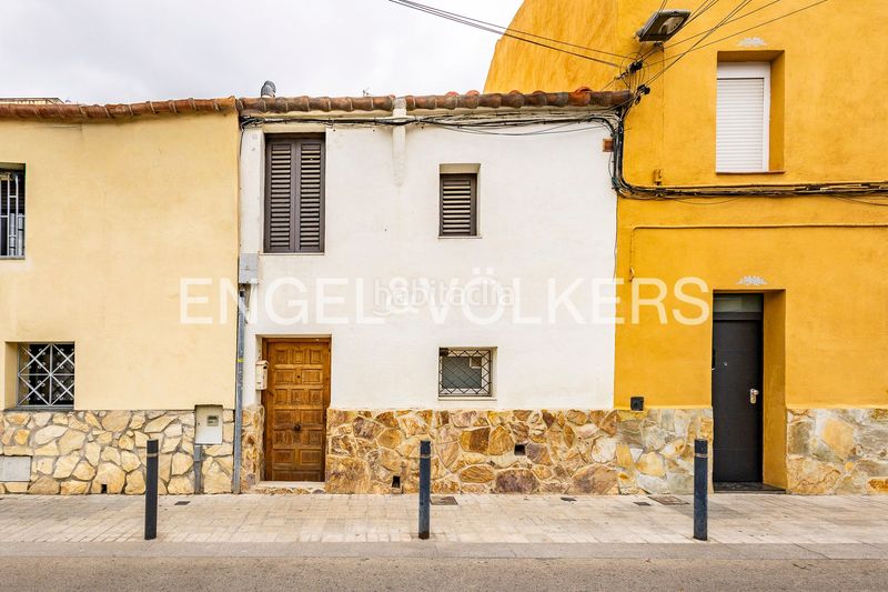 Foto 4d1e0c22-5aac-45b2-b6b7-c4d1a5a4e545. Casa adossada amb calefacció a Vilapicina - Torre Llobeta Barcelona