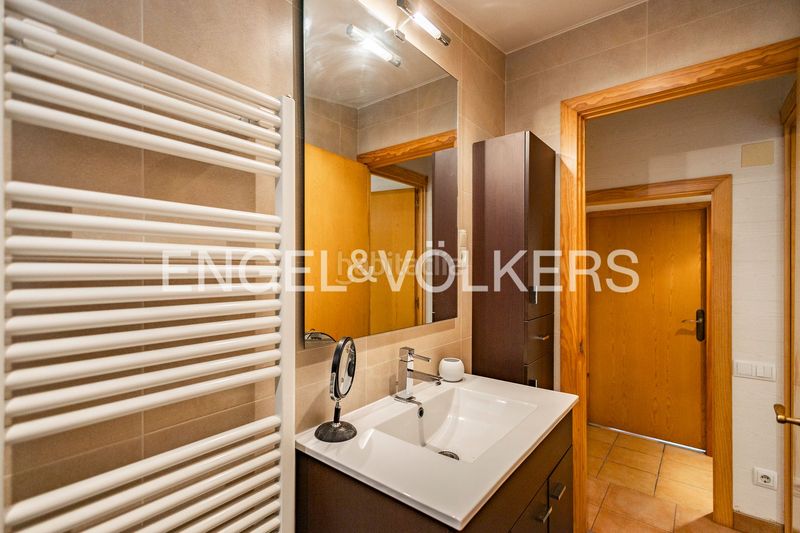 Foto 82c0a120-e05b-4e5c-bf9d-e12573877547. Casa adossada amb calefacció a Vilapicina - Torre Llobeta Barcelona