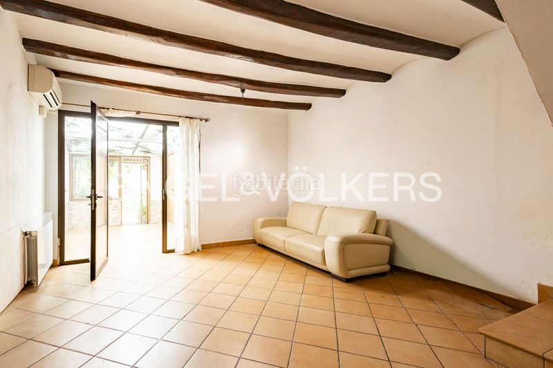 Foto dbb80338-3707-45bb-8d0e-d1034914c77a. Casa adossada amb calefacció a Vilapicina - Torre Llobeta Barcelona
