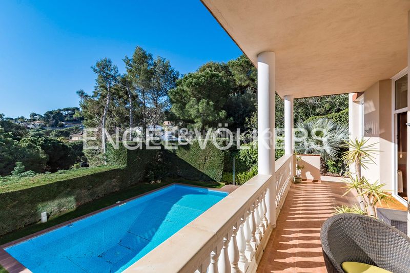 Foto 9161195d-ea23-4983-a1f9-d12e4132cd77. Casa amb calefacció aparcament piscina a Cabrils