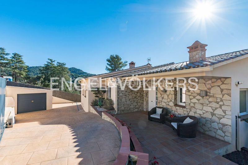 Foto ae77b49c-0850-491a-8950-fd18ded73c41. Casa amb calefacció aparcament piscina a Cabrils