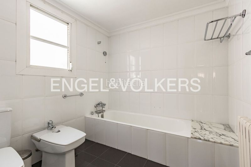 Foto 068710c7-6583-4fc0-85a0-7784c78ebf76. Rent penthouse with heating in Sarrià Barcelona