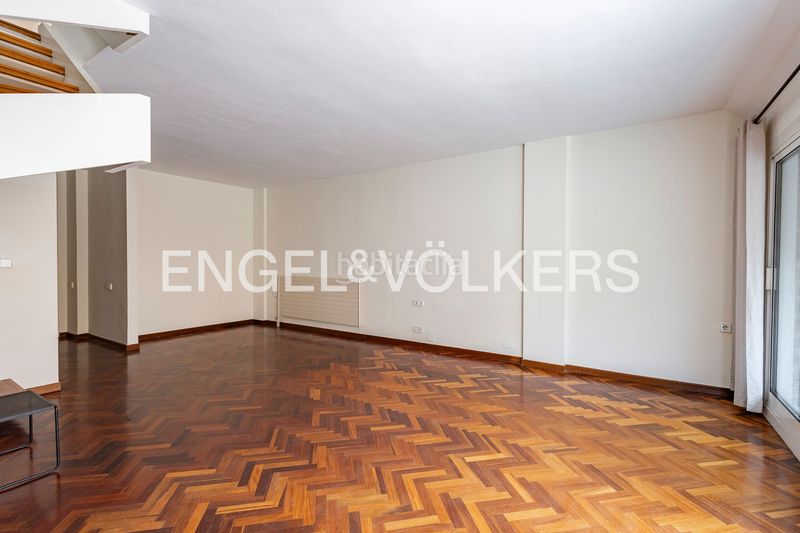 Foto 327b6f01-600d-4daf-8451-2807e925de84. Rent penthouse with heating in Sarrià Barcelona