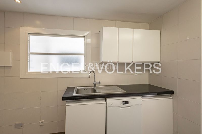 Foto 3907b758-5084-4d9f-b850-4d42ffbd6cf0. Rent penthouse with heating in Sarrià Barcelona