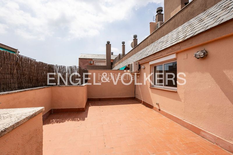 Foto 41b405eb-f09d-467b-971a-71d550d68b9b. Rent penthouse with heating in Sarrià Barcelona