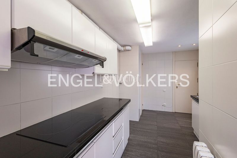 Foto 4e0fa5de-7494-44ff-b947-094ebfe69daa. Rent penthouse with heating in Sarrià Barcelona