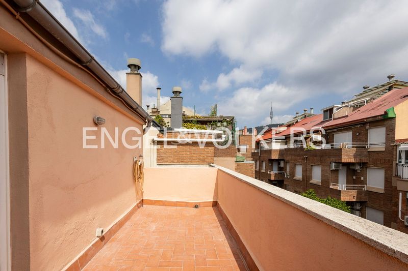 Foto 8b3a95d6-951d-43a6-9240-71e5d210a01e. Rent penthouse with heating in Sarrià Barcelona