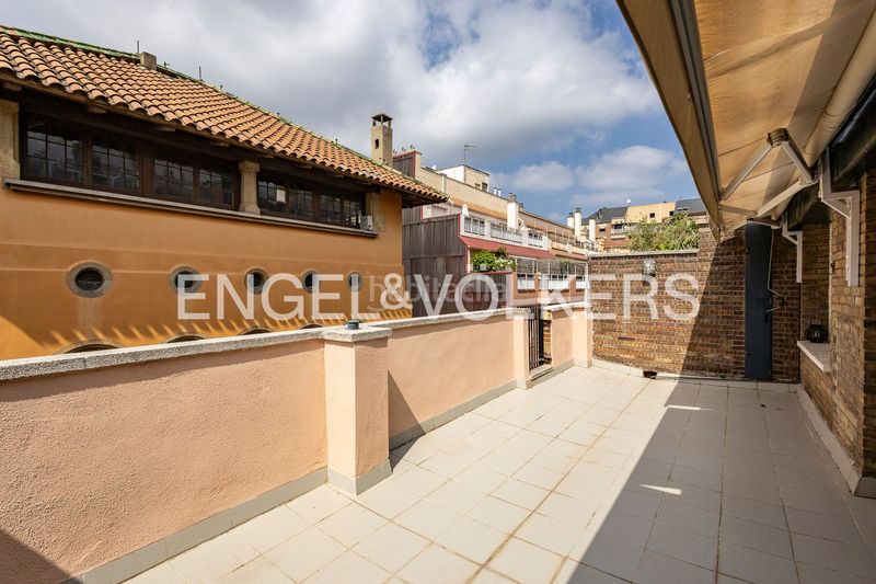 Foto b360f2a9-2bdb-4182-b51c-981617bf0eeb. Rent penthouse with heating in Sarrià Barcelona