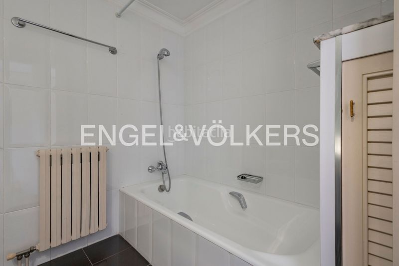 Foto b5d77fdb-f974-4ce8-8cb2-a9724715020d. Rent penthouse with heating in Sarrià Barcelona