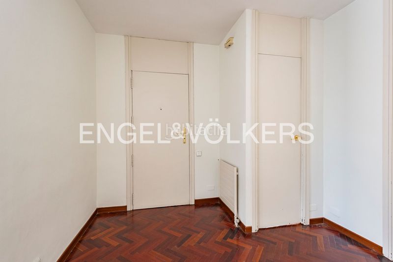 Foto b7e340fd-2afd-4748-a298-10e8f2c40e98. Rent penthouse with heating in Sarrià Barcelona
