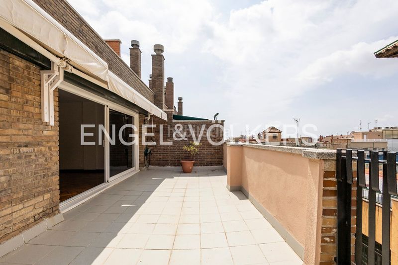 Foto bffb47b0-6a28-46cc-98aa-db91be6ae673. Rent penthouse with heating in Sarrià Barcelona