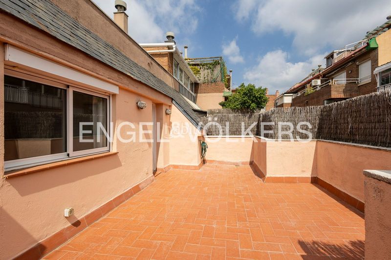 Foto cbb4e24f-388b-46f5-a74e-96244025d74d. Rent penthouse with heating in Sarrià Barcelona