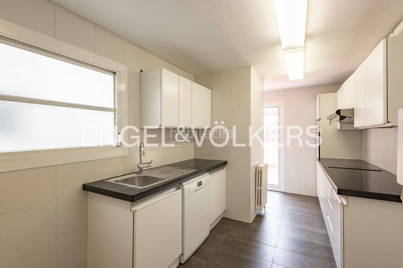 Foto d471d69e-99d2-401a-8b3e-ed258cdc96a0. Rent penthouse with heating in Sarrià Barcelona