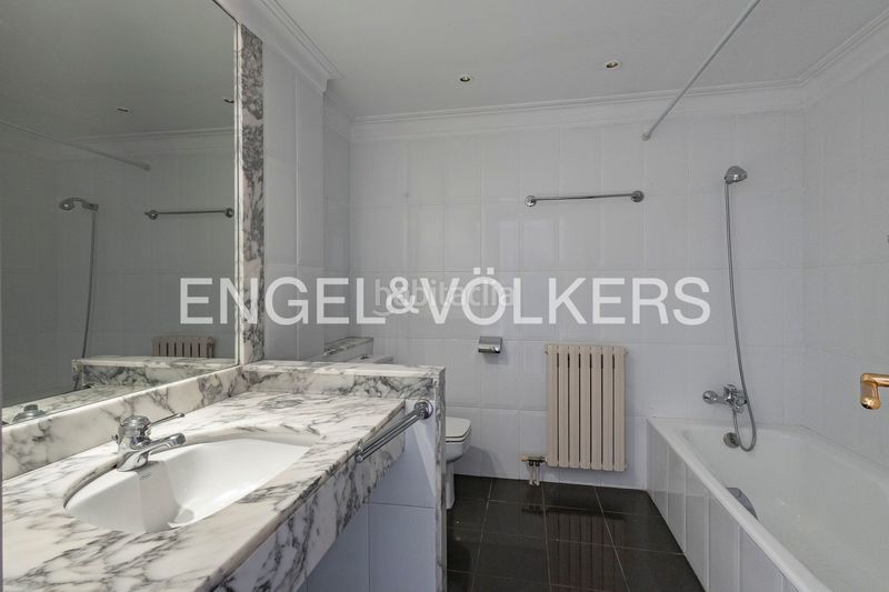 Foto e9641323-cb98-458b-acfa-1b374269d058. Rent penthouse with heating in Sarrià Barcelona