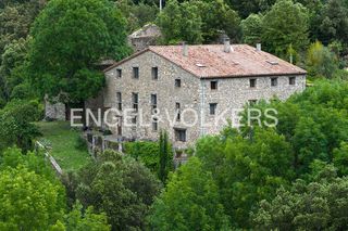 Casa a Vall de Bianya (La). La coromina una joya del siglo xix en el corazón de la garrotxa