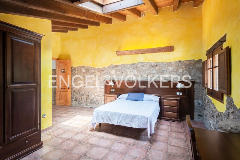 Foto 1454a014-2c9a-4038-899e-8e4fa711350a. Casa amb calefacció a Vall de Bianya (La)