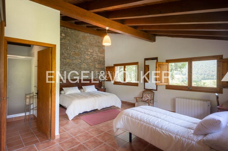 Foto 150ba783-782b-4f6f-b0ec-2b36baf915fa. Casa amb calefacció a Vall de Bianya (La)