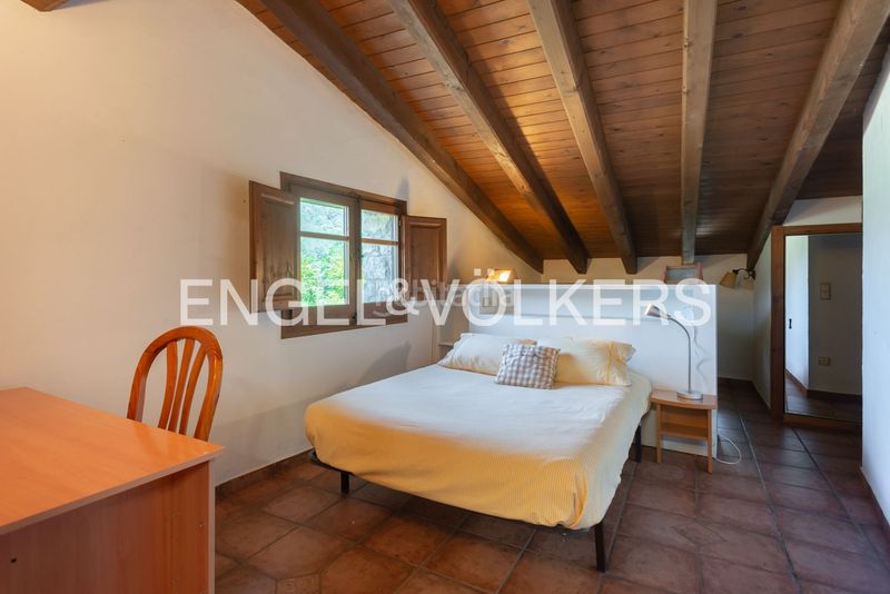 Foto 16e7303d-7a33-44c2-a5d7-a18fa921edb7. Casa amb calefacció a Vall de Bianya (La)