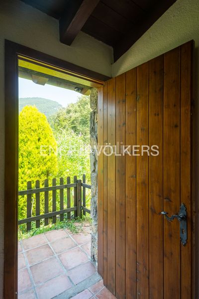 Foto 2b34b5a9-4912-44a0-a04a-40c47494a876. Casa amb calefacció a Vall de Bianya (La)