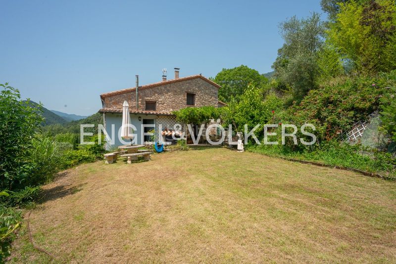 Foto 5442c506-25ed-4835-b368-74b6aa93f290. Casa amb calefacció a Vall de Bianya (La)
