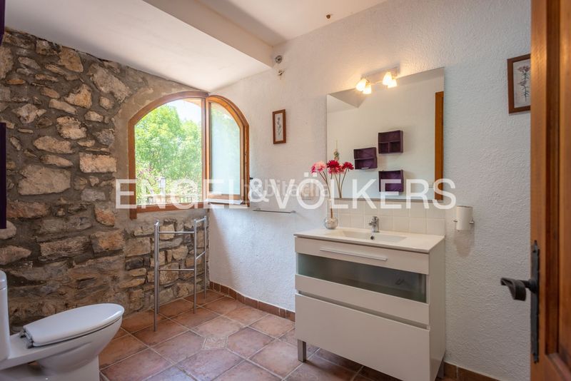 Foto 77111b0d-8cfe-4de4-9245-4f38b5fa797e. Casa amb calefacció a Vall de Bianya (La)
