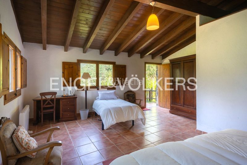Foto a3edcfd6-c7a6-4fd9-a1d5-01c3c84f0408. Casa amb calefacció a Vall de Bianya (La)