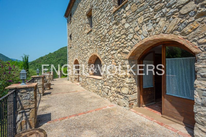 Foto c911bb7d-3287-4e82-9659-fbc62dcfeefd. Casa amb calefacció a Vall de Bianya (La)