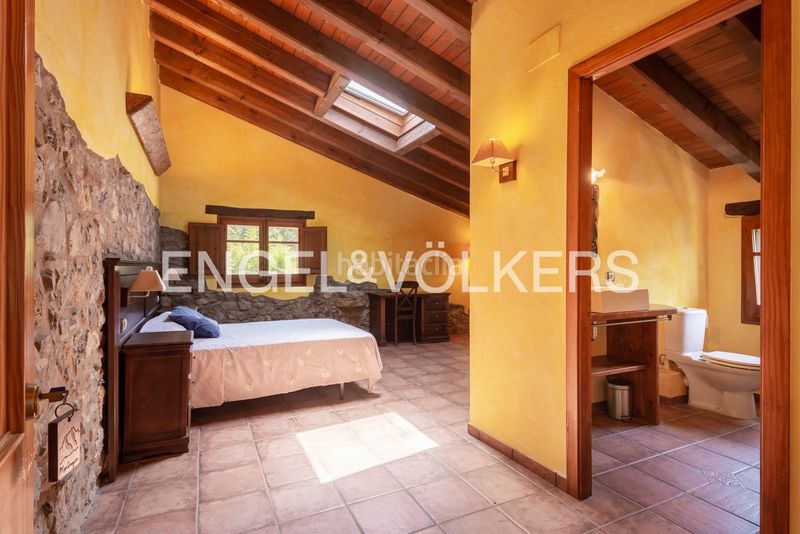 Foto cf68a205-e89c-41e4-8245-2fcb61cd4ba1. Casa amb calefacció a Vall de Bianya (La)