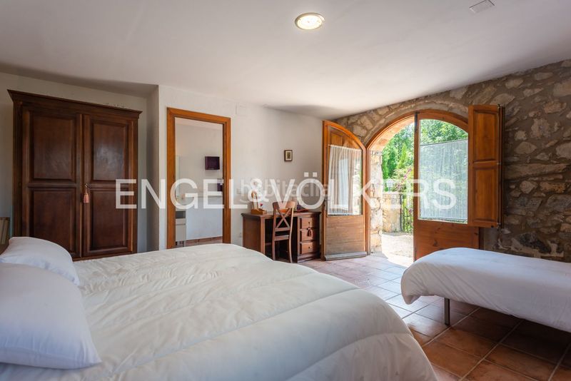 Foto e50129e7-64ea-4607-9816-2241a2277458. Casa amb calefacció a Vall de Bianya (La)