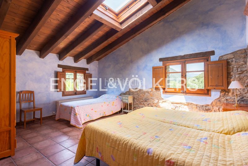 Foto fbfb21ab-93fb-4e55-a0bf-7cea719d4678. Casa amb calefacció a Vall de Bianya (La)