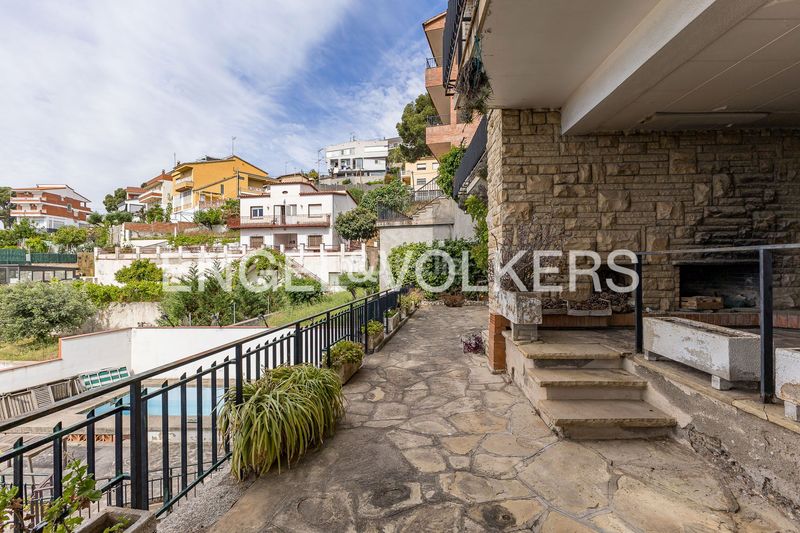 Foto 0fdd9b8b-3703-4580-bb92-d0da2e8bccbb. Casa amb calefacció aparcament a Torrent Ballester Viladecans