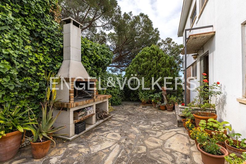 Foto b85b6b72-3dce-492e-8a31-8a309321840d. Casa amb calefacció aparcament a Torrent Ballester Viladecans