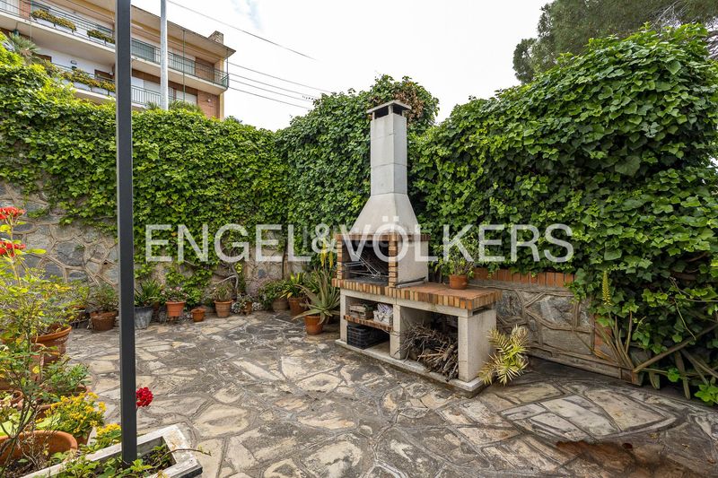 Foto d110d3cf-6a01-4eca-8789-7853fc886148. Casa amb calefacció aparcament a Torrent Ballester Viladecans